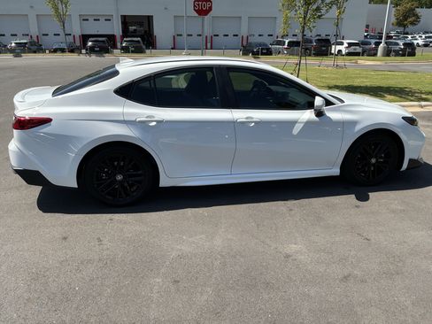 Used 2026 Toyota Camry SE FWD image 11