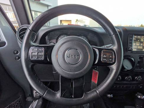 Used 2017 Jeep Wrangler Unlimited Sahara image 19