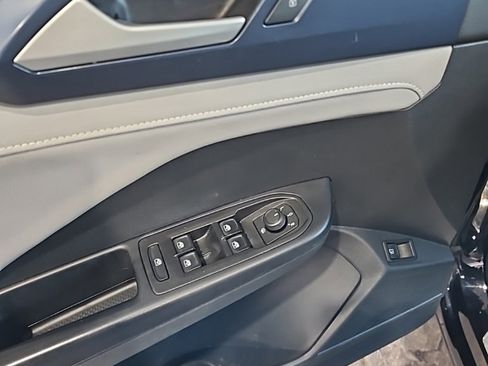 Used 2024 Volkswagen Taos SE image 26