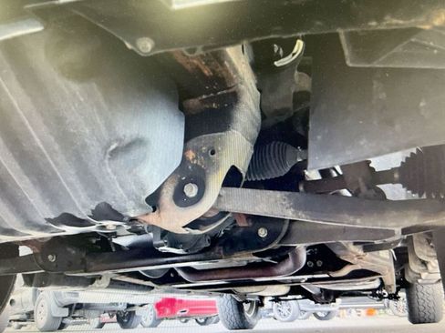 Used 2014 Chevrolet Suburban LT image 33