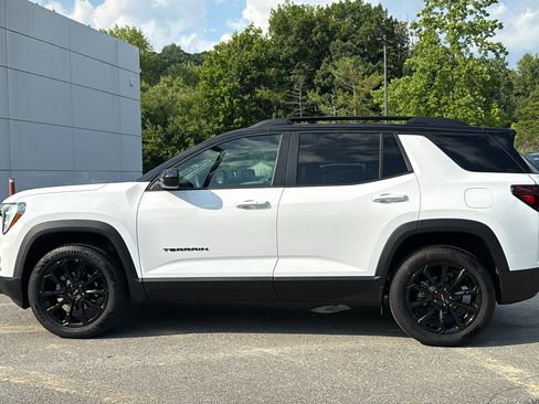 Used 2026 GMC Terrain Elevation w/ Elevation Premium Package AWD/4WD image 4