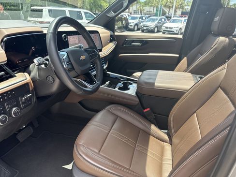 Used 2025 Chevrolet Tahoe High Country w/ Sun And Tow Package AWD/4WD image 12