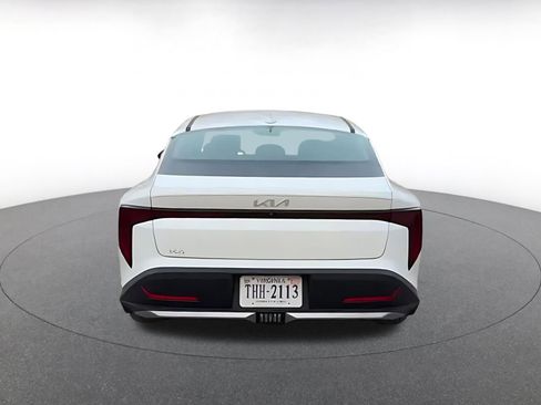 Used 2025 Kia K4 LXS image 11