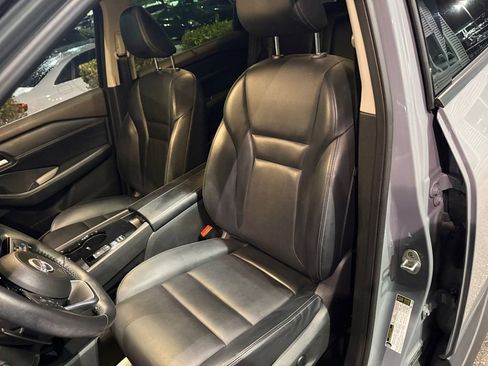 Used 2023 Nissan Rogue SV w/ SV Premium B Package image 18