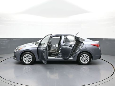 Used 2019 Hyundai Accent SE FWD image 42