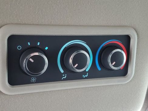 Used 2022 Chevrolet Express 3500 LS image 17