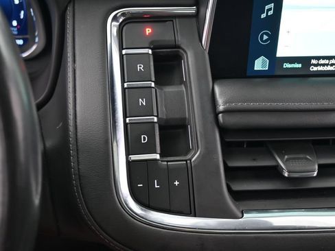 Used 2022 Chevrolet Tahoe Z71 w/ Luxury Package AWD/4WD image 28