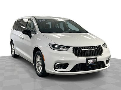Used 2024 Chrysler Pacifica Touring-L