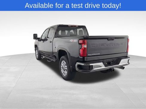 Used 2024 Chevrolet Silverado 2500 LT w/ Convenience Package AWD/4WD image 3