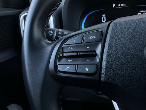 Used 2025 Hyundai Venue SEL image 34