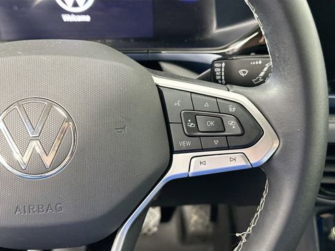 Used 2024 Volkswagen Taos SE image 22