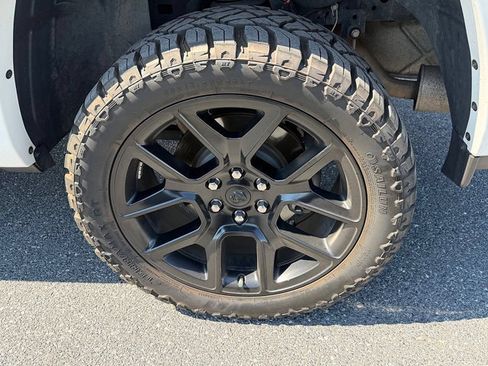 Used 2022 RAM 1500 Laramie AWD/4WD image 29