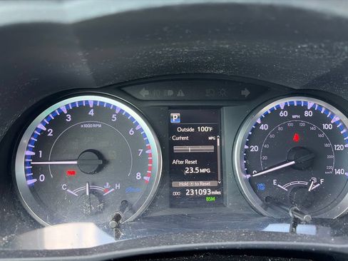 Used 2019 Toyota Highlander Plus FWD image 7