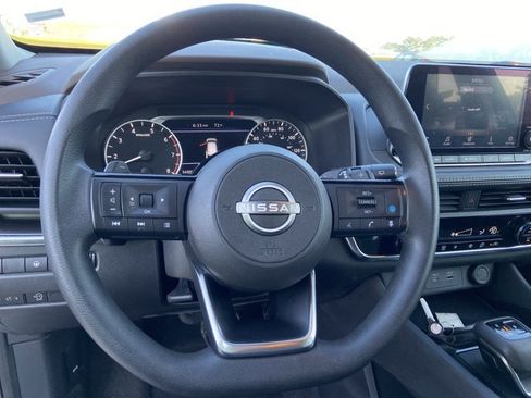 Used 2023 Nissan Rogue SV FWD image 39