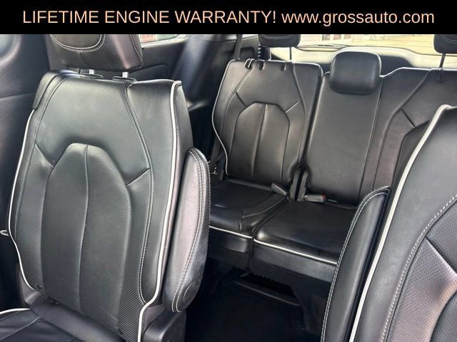 Used 2025 Chrysler Pacifica Limited FWD image 31