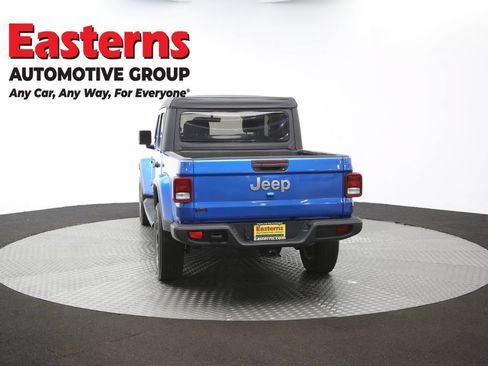 Used 2021 Jeep Gladiator Overland AWD/4WD image 46