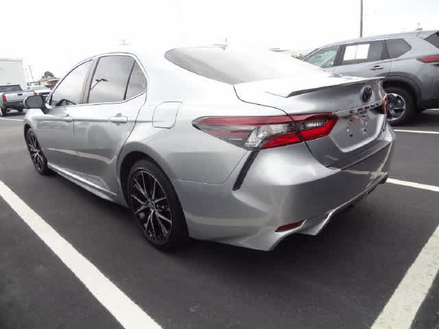 Used 2023 Toyota Camry SE FWD image 6
