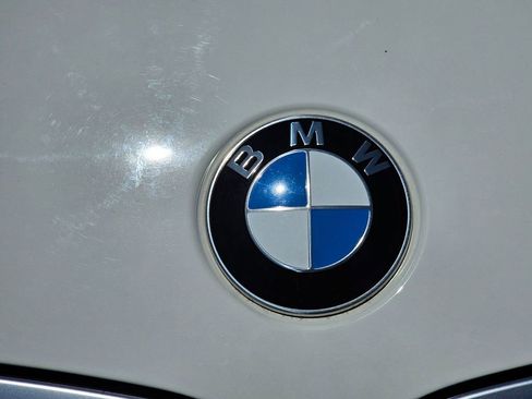 Certified 2023 BMW 330i Sedan w/ M Sport Package RWD image 10