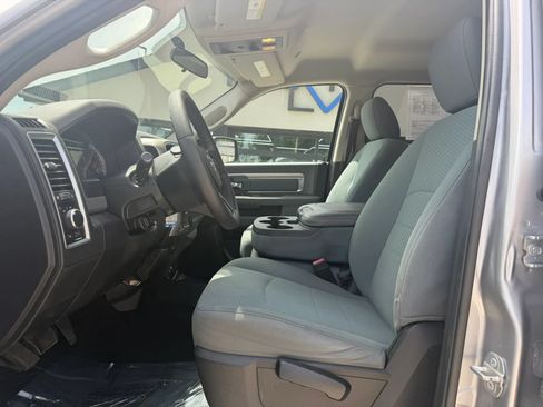 Used 2019 RAM 1500 Classic SLT AWD/4WD image 13