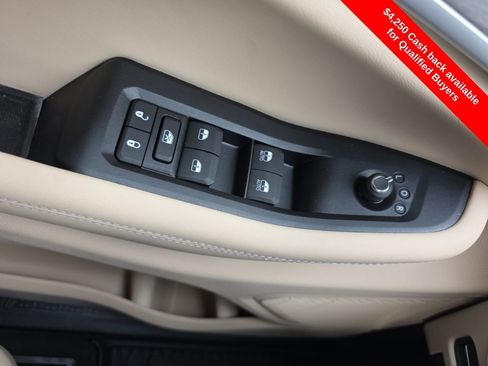 New 2025 Jeep Grand Cherokee Limited image 32