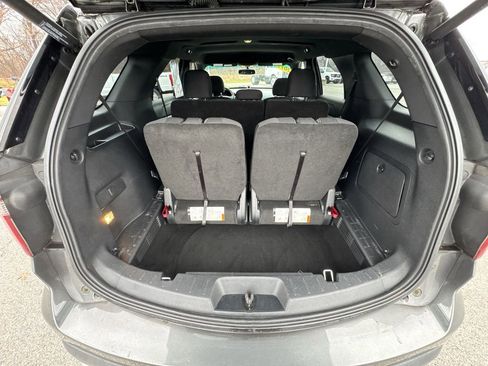 Used 2017 Ford Explorer XLT w/ Equipment Group 201A image 20