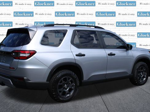 Used 2025 Honda Pilot TrailSport image 6