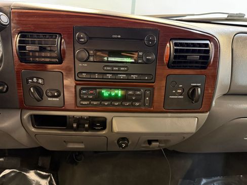 Used 2006 Ford F350 Lariat AWD/4WD image 18