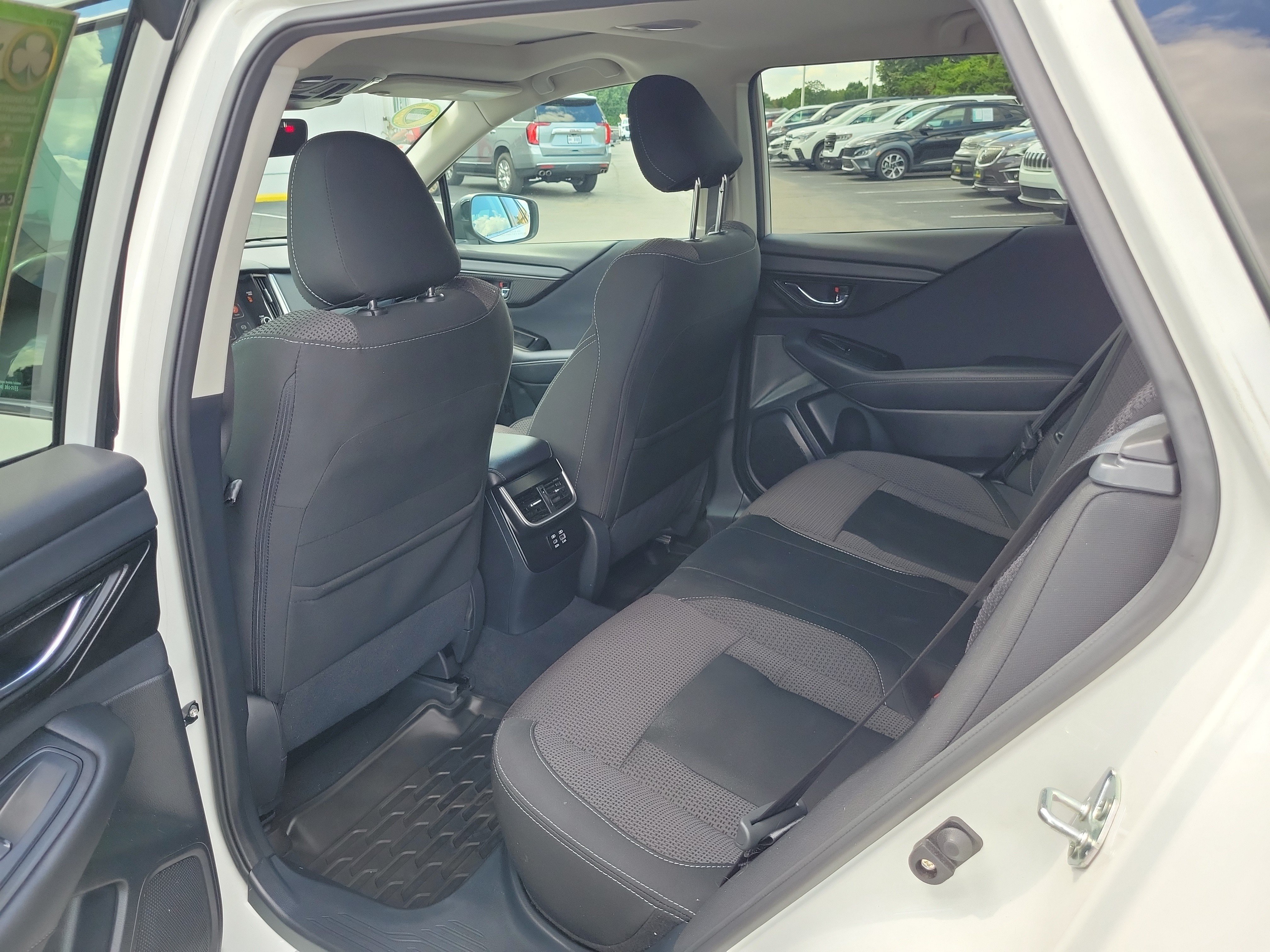 Used 2024 Subaru Outback Premium AWD/4WD image 13