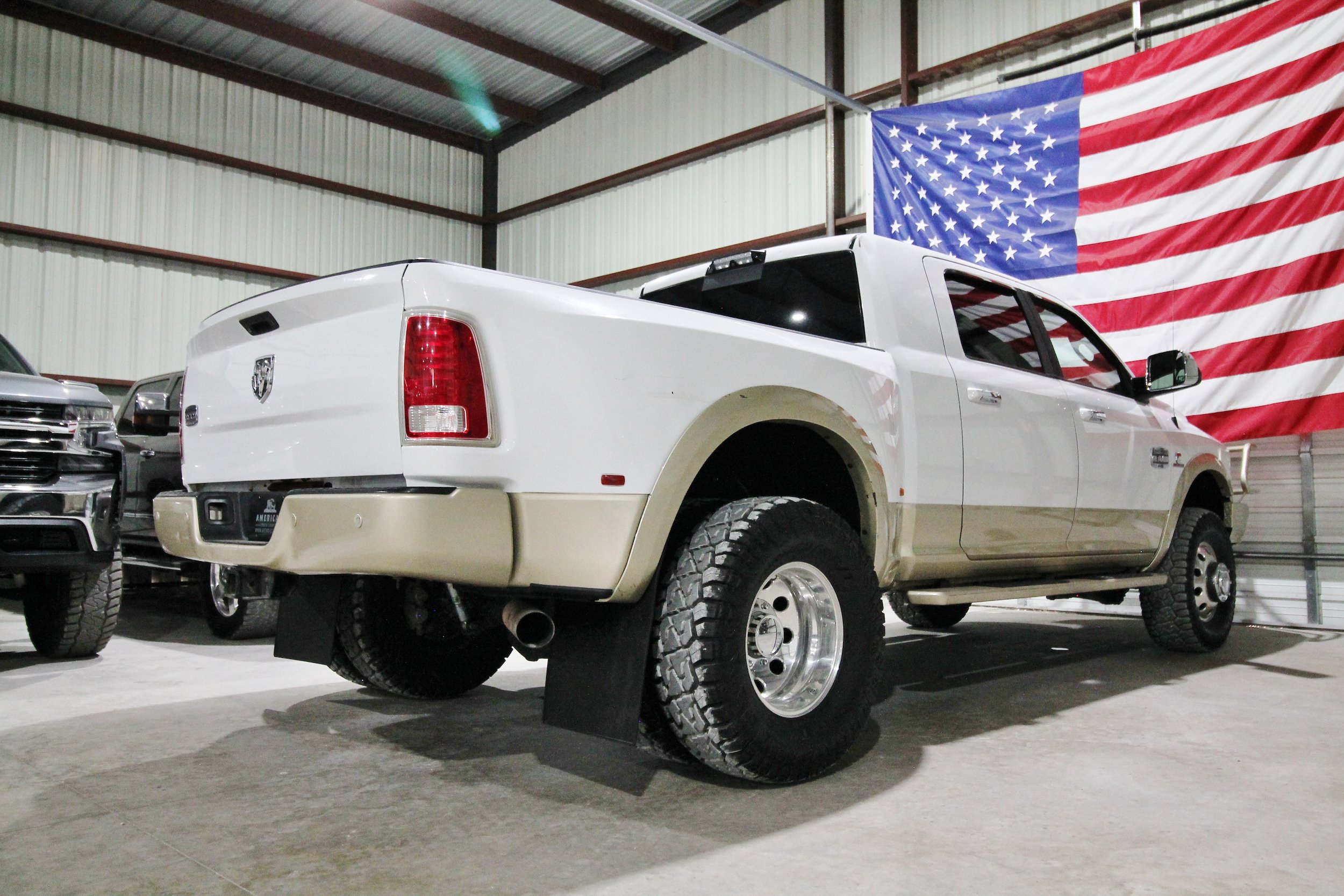 Used 2016 RAM 3500 Laramie Longhorn AWD/4WD image 11
