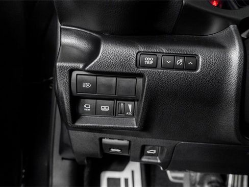 Used 2024 Lexus IS 500 image 24