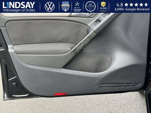 Used 2014 Volkswagen Golf 4-Door image 8