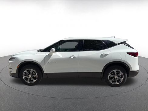 Used 2025 Chevrolet Blazer LT FWD image 9