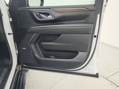 Used 2022 Chevrolet Suburban Premier image 34