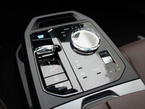 Certified 2025 BMW iX xDrive50 w/ Premium Package image 24