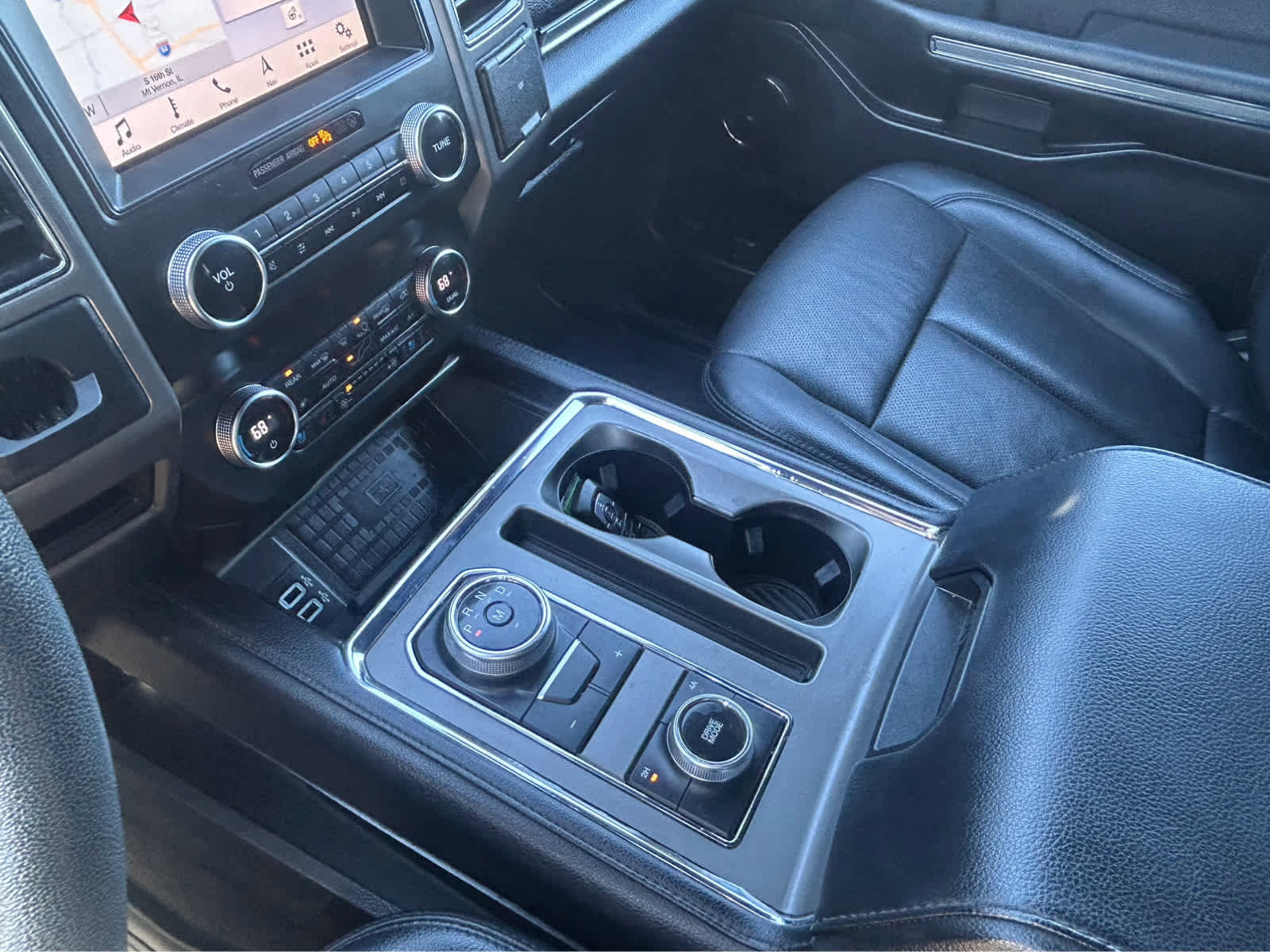 Used 2019 Ford Expedition XLT w/ Equipment Group 202A AWD/4WD image 51