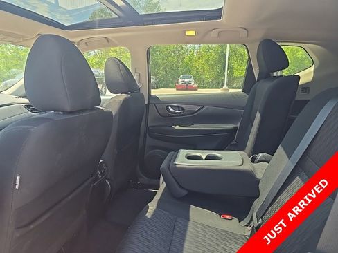 Used 2019 Nissan Rogue SV AWD/4WD image 6