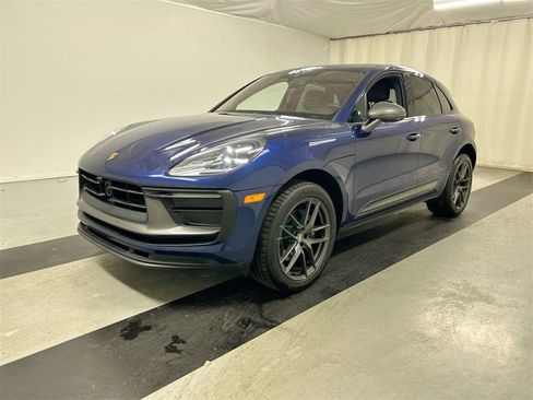 Certified 2023 Porsche Macan Turbo image 1