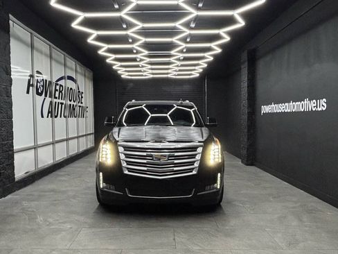 Used 2016 Cadillac Escalade ESV Platinum RWD image 14