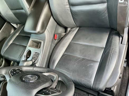 Used 2018 Jeep Grand Cherokee Limited image 41