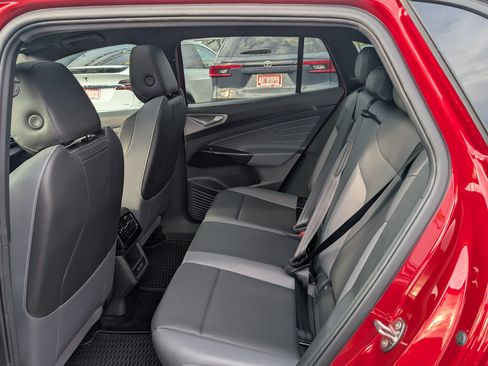 Used 2023 Volkswagen ID.4 Pro S RWD image 15