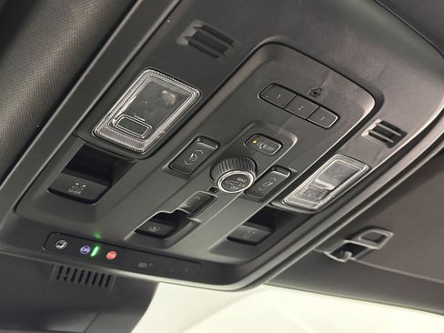 Used 2023 GMC Yukon XL Denali image 22