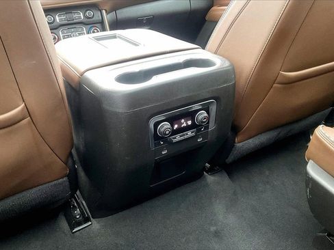 Used 2021 Chevrolet Tahoe High Country w/ Premium Package image 34