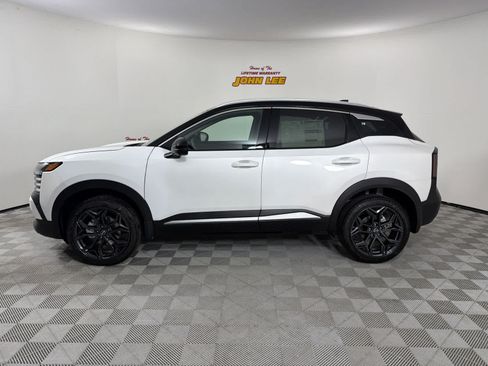 New 2026 Nissan Kicks SR w/ Interior Electronics Package FWD image 2