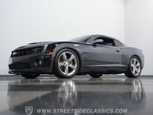 Used 2010 Chevrolet Camaro SS w/ RS Package RWD image 19