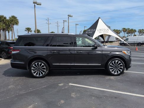 Certified 2024 Lincoln Navigator L Reserve AWD/4WD image 3