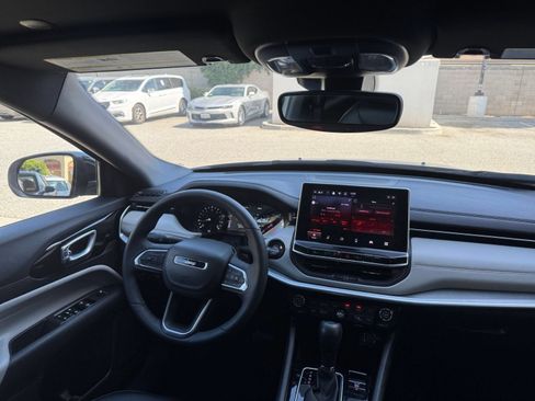 Used 2025 Jeep Compass Limited AWD/4WD image 30