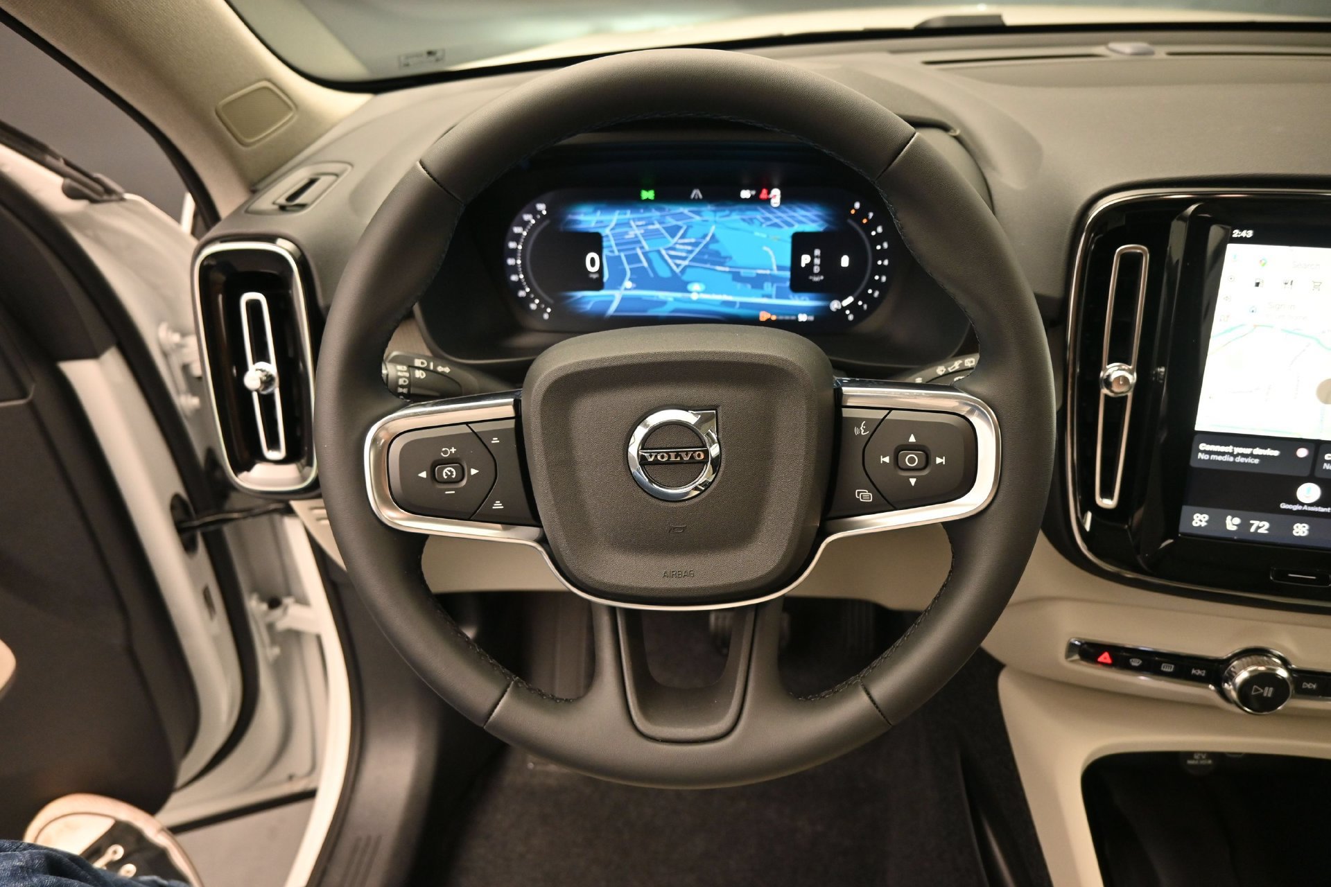 New 2026 Volvo XC40 B4 Plus w/ Protection Package Premier FWD image 23
