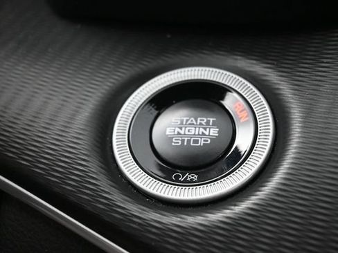 Used 2025 Jeep Grand Cherokee Altitude AWD/4WD image 23