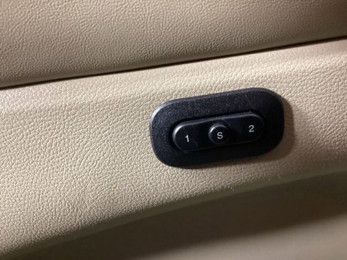 Used 2020 Jeep Grand Cherokee Limited w/ Luxury Group II image 17