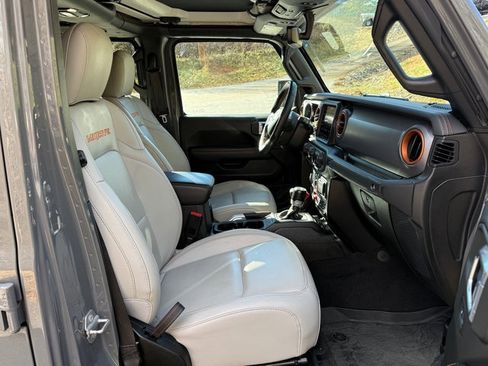 Used 2021 Jeep Gladiator Mojave image 18